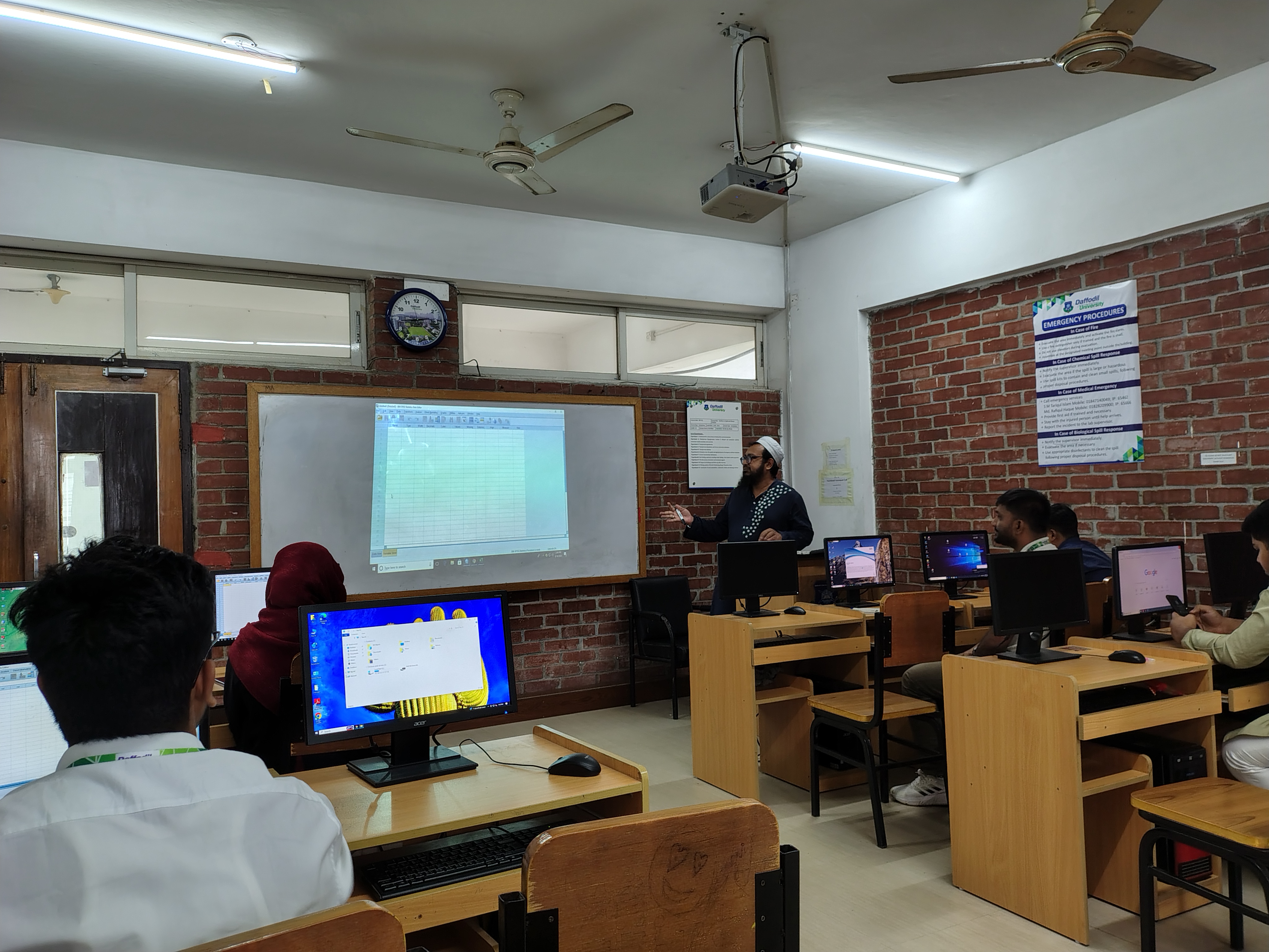 Research Training on SPSS for the Faculty of Health and Life Sciences (FHLS)